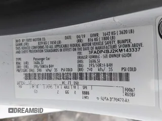 2019 Ford Fiesta SE z VIN 3FADP4BJ2KM143337, wystawiony jako IAAI lot #42179937 z przebiegiem 124 078 mil mil oraz . Historia ofert i sprzedaży dostępna na DreamBid. Obrazek 9.