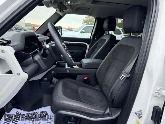 2020 Land Rover Defender SE z VIN SALEP7EU7L2018583, wystawiony jako Copart lot #76314014 z przebiegiem 80 810 mil mil oraz Czysty tytuł • Clean title. Historia ofert i sprzedaży dostępna na DreamBid. Obrazek 7.