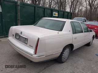1998 Cadillac DeVille z VIN 1G6KD54YXWU800156, wystawiony jako IAAI lot #41820044 z przebiegiem Nie podano mil oraz . Historia ofert i sprzedaży dostępna na DreamBid. Obrazek 4.
