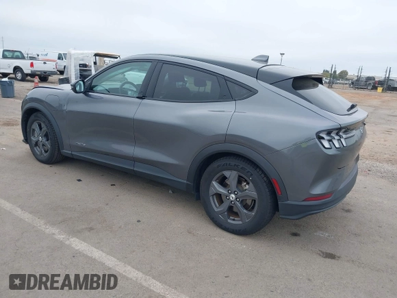 2021 Ford Mustang Mach-E Select z VIN 3FMTK1RM8MMA18120, wystawiony jako IAAI lot #42077686 z przebiegiem 71 626 mil mil oraz . Historia ofert i sprzedaży dostępna na DreamBid. Obrazek 3.