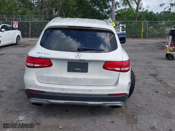 2019 Mercedes-Benz GLC with VIN WDC0G4JBXKV151737, listed as a IAAI auction lot 41914532 with 73,749 mi miles. Bid and sale history available at carsss.com. Image 16.