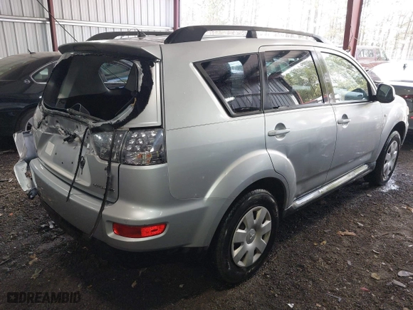 2011 Mitsubishi Outlander ES with VIN JA4AS2AW4BU025549, listed as a IAAI auction lot 41837460 with 98,647 mi miles. Bid and sale history available at carsss.com. Image 4.