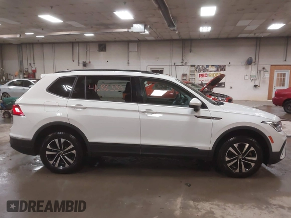 2022 Volkswagen Tiguan S with VIN 3VV0B7AX1NM066089, listed as a IAAI auction lot 41686335 with 64,115 mi miles. Bid and sale history available at carsss.com. Image 13.
