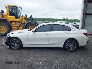 2020 BMW 3 Series 330i xDrive z VIN 3MW5R7J00L8B06071, wystawiony jako IAAI lot #42197554 z przebiegiem 96 677 mil mil oraz . Historia ofert i sprzedaży dostępna na DreamBid. Obrazek 14.