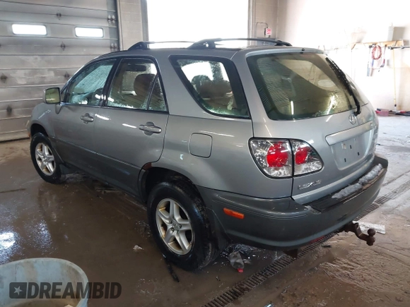 2002 Lexus RX 300 with VIN JTJHF10U720289890, listed as a IAAI auction lot 41898185 with 261,514 mi miles. Bid and sale history available at carsss.com. Image 3.