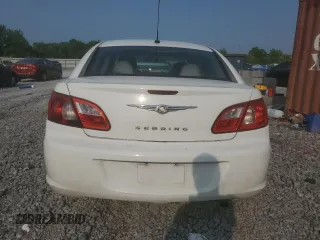 2008 Chrysler Sebring LX z VIN 1C3LC46K48N167789, wystawiony jako Copart lot #57791965 z przebiegiem 152 080 mil mil oraz Szkoda całkowita • Salvage title. Historia ofert i sprzedaży dostępna na DreamBid. Obrazek 6.