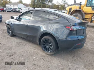 2024 Tesla Model Y Long Range z VIN 7SAYGDEE5RA317748, wystawiony jako IAAI lot #41468404 z przebiegiem 3 476 mil mil oraz . Historia ofert i sprzedaży dostępna na DreamBid. Obrazek 3.