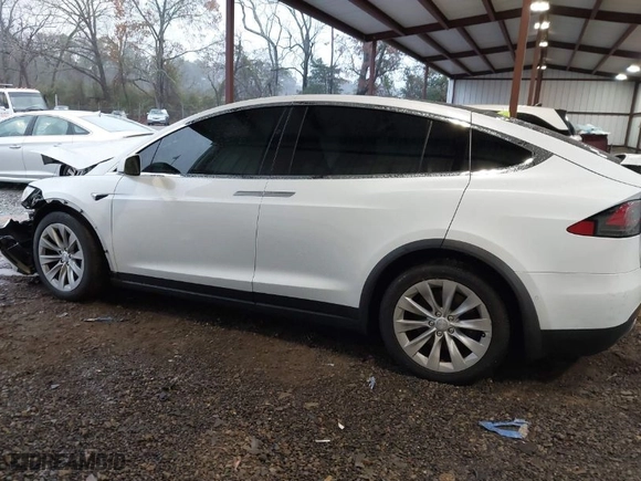 2018 Tesla Model X 75D with VIN 5YJXCBE24JF138297, listed as a IAAI auction lot 41058224 with NaN miles. Bid and sale history available at carsss.com. Image 14.
