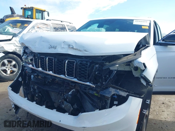 2024 Jeep Grand Cherokee Limited с VIN 1C4RJKBG9R8523252, выставлен на аукционе IAAI как лот 41960415 с пробегом 14 771 миль миль и . История ставок и продаж доступна на DreamBid. Изображение 6.