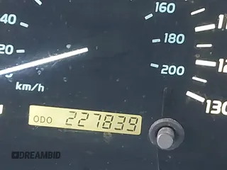 2000 Lexus LX 470 z VIN JT6HT00W8Y0096929, wystawiony jako IAAI lot #42316574 z przebiegiem 227 839 mil mil oraz . Historia ofert i sprzedaży dostępna na DreamBid. Obrazek 7.