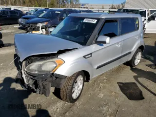 2012 Kia Soul with VIN KNDJT2A52C7421523, listed as a Copart auction lot 81663864 with 200,079 mi miles and Salvage Title. Bid and sale history available at carsss.com. Image 1.