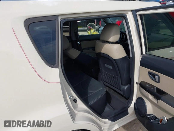 2013 Kia Soul ! with VIN KNDJT2A69D7483138, listed as a IAAI auction lot 41216799 with 81,764 mi miles. Bid and sale history available at carsss.com. Image 8.