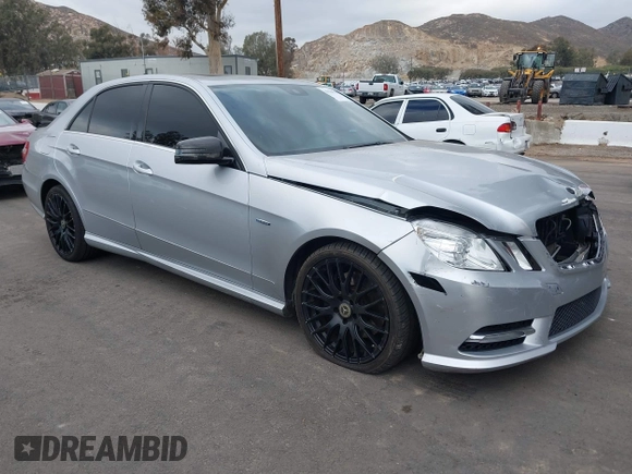 2012 Mercedes-Benz E E 350 Luxury with VIN WDDHF5KB8CA589252, listed as a IAAI auction lot 41528203 with 164,870 mi miles and . Bid and sale history available at carsss.com. Image 1.