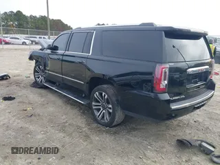 2019 GMC Yukon XL Denali with VIN 1GKS1HKJ9KR194167, listed as a IAAI auction lot 41092000 with 1 mi miles. Bid and sale history available at carsss.com. Image 3.