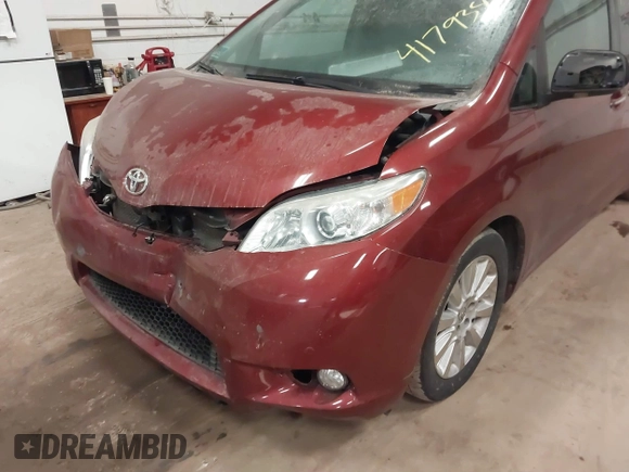 2011 Toyota Sienna XLE with VIN 5TDDK3DC6BS007004, listed as a IAAI auction lot 41793481 with 255,255 mi miles. Bid and sale history available at carsss.com. Image 6.