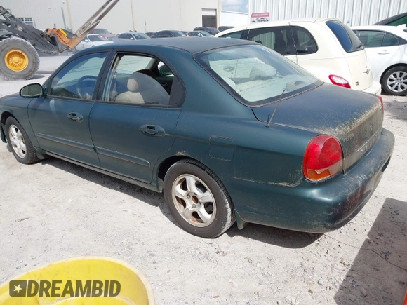 1999 Hyundai Sonata GLS with VIN KMHWF35V6XA107973, listed as a IAAI auction lot 42119318 with 174,231 mi miles. Bid and sale history available at carsss.com. Image 3.