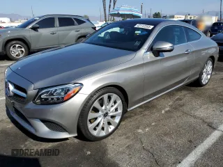 2019 Mercedes-Benz C 300 z VIN WDDWJ8DB1KF782056, wystawiony jako Copart lot #43112355 z przebiegiem 60 228 mil mil oraz Szkoda całkowita • Salvage title. Historia ofert i sprzedaży dostępna na DreamBid. Obrazek 1.