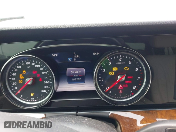 2017 Mercedes-Benz E-Class E 300 Luxury with VIN WDDZF4KB2HA072437, listed as a IAAI auction lot 42008813 with 102,389 mi miles. Bid and sale history available at carsss.com. Image 7.