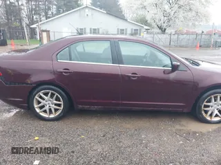 2011 Ford Fusion SEL with VIN 3FAHP0JA1BR256209, listed as a IAAI auction lot 41962125 with 205,737 mi miles. Bid and sale history available at carsss.com. Image 13.