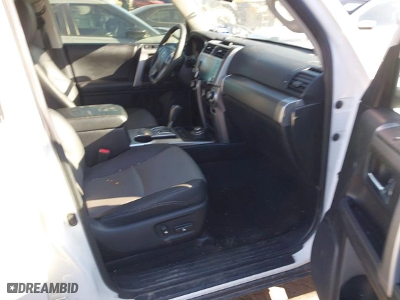 2020 Toyota 4Runner SR5 with VIN JTEBU5JR0L5762240, listed as a IAAI auction lot 41719421 with 59,381 mi miles. Bid and sale history available at carsss.com. Image 5.