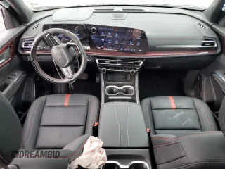 2024 Chevrolet Traverse AWD RS z VIN 1GNEVLKS1RJ198674, wystawiony jako Copart lot #52947305 z przebiegiem 10 550 mil mil oraz Szkoda całkowita • Salvage title. Historia ofert i sprzedaży dostępna na DreamBid. Obrazek 8.