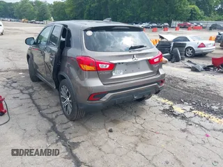 2018 Mitsubishi Outlander ES z VIN JA4AP3AU6JZ006542, wystawiony jako IAAI lot #42253505 z przebiegiem 109 722 mil mil oraz . Historia ofert i sprzedaży dostępna na DreamBid. Obrazek 3.