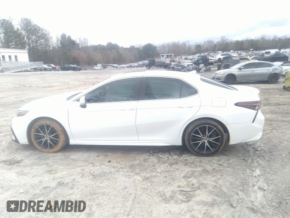 2021 Toyota Camry SE Nightshade with VIN 4T1G11AK1MU560623, listed as a IAAI auction lot 41732344 with 70,835 mi miles and . Bid and sale history available at carsss.com. Image 13.