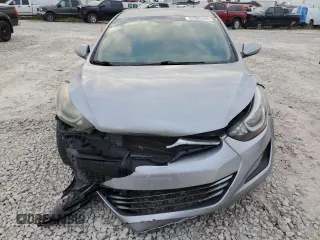 2015 Hyundai Elantra SE z VIN 5NPDH4AE2FH586787, wystawiony jako Copart lot #52965265 z przebiegiem 161 712 mil mil oraz Szkoda całkowita • Salvage title. Historia ofert i sprzedaży dostępna na DreamBid. Obrazek 5.