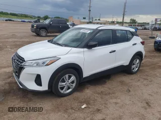 2023 Nissan Kicks S z VIN 3N1CP5BV2PL512339, wystawiony jako Copart lot #59963495 z przebiegiem 93 214 mil mil oraz Czysty tytuł • Clean title. Historia ofert i sprzedaży dostępna na DreamBid. Obrazek 1.