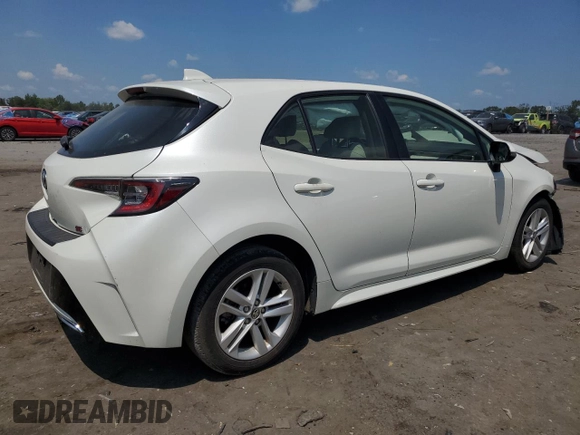 2020 Toyota Corolla Hatchback SE with VIN JTND4RBE8L3093965, listed as a Copart auction lot 66914464 with 33,584 mi miles and Salvage Title. Bid and sale history available at carsss.com. Image 3.