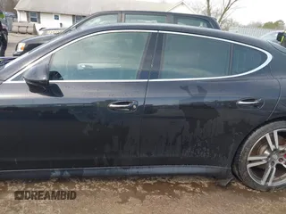 2010 Porsche Panamera Turbo z VIN WP0AC2A7XAL091443, wystawiony jako IAAI lot #41702162 z przebiegiem 124 151 mil mil oraz . Historia ofert i sprzedaży dostępna na DreamBid. Obrazek 15.