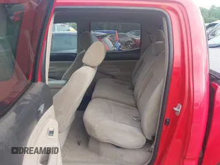 2008 Toyota Tacoma PreRunner z VIN 3TMJU62N78M059673, wystawiony jako IAAI lot #42285980 z przebiegiem 232 473 mil mil oraz . Historia ofert i sprzedaży dostępna na DreamBid. Obrazek 8.