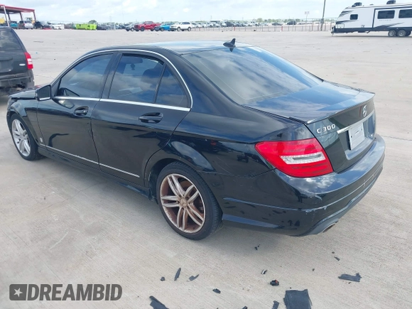 2013 Mercedes-Benz C 300 Sport с VIN WDDGF8AB0DR296995, выставлен на аукционе IAAI как лот 42663030 с пробегом 140 805 миль миль и . История ставок и продаж доступна на DreamBid. Изображение 3.