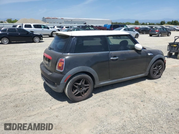 2009 MINI Hardtop S z VIN WMWMF73559TX40670, wystawiony jako Copart lot #62862795 z przebiegiem Nie podano mil oraz Czysty tytuł • Clean title. Historia ofert i sprzedaży dostępna na DreamBid. Obrazek 3.