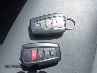 2024 Toyota RAV4 XLE Premium z VIN 2T3C1RFV5RC273009, wystawiony jako IAAI lot #42203695 z przebiegiem 21 641 mil mil oraz . Historia ofert i sprzedaży dostępna na DreamBid. Obrazek 11.