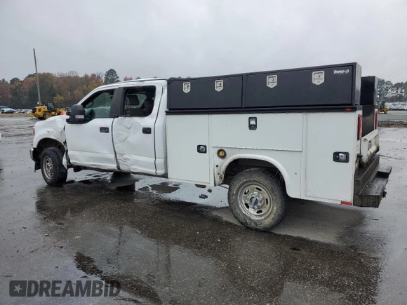 2020 Ford Super Duty F-250 SRW XL with VIN 1FD7W2B60LEC25189, listed as a Copart auction lot 80825054 with 0 mi miles and Salvage Title. Bid and sale history available at carsss.com. Image 2.