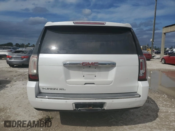 2019 GMC Yukon XL Denali with VIN 1GKS1HKJ3KR251642, listed as a Copart auction lot 76199674 with 0 mi miles and Salvage Title. Bid and sale history available at carsss.com. Image 6.