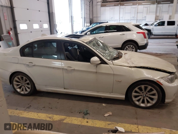 2011 BMW 3 Series 328i with VIN WBAPH5C55BA442391, listed as a IAAI auction lot 41807148 with Not Provided miles and . Bid and sale history available at carsss.com. Image 13.