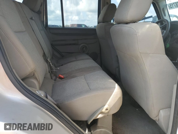 2008 Jeep Commander Sport with VIN 1J8HH48K88C115361, listed as a Copart auction lot 59978715 with 221,157 mi miles and Salvage title. Bid and sale history available at DreamBid. Image 11.