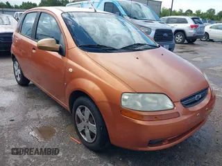 2008 Chevrolet Aveo SVM z VIN KL1TD666X8B001888, wystawiony jako IAAI lot #42455528 z przebiegiem Nie podano mil oraz . Historia ofert i sprzedaży dostępna na DreamBid. Obrazek 1.