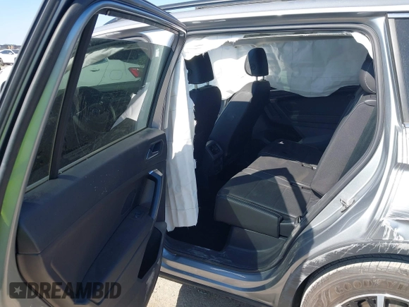 2021 Volkswagen Tiguan SE with VIN 3VV3B7AX0MM026064, listed as a IAAI auction lot 42038137 with 18,526 mi miles and . Bid and sale history available at DreamBid. Image 8.