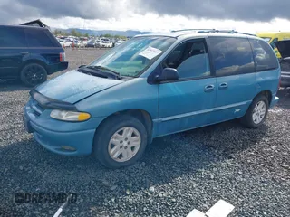 1996 Dodge Caravan SE with VIN 1B4GP45R9TB426378, listed as a IAAI auction lot 41947737 with 150,182 mi miles and . Bid and sale history available at carsss.com. Image 2.