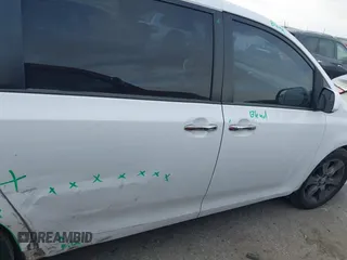 2016 Toyota Sienna SE с VIN 5TDXK3DC1GS714094, выставлен на аукционе IAAI как лот 41528860 с пробегом 140 639 миль миль и . История ставок и продаж доступна на DreamBid. Изображение 13.