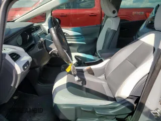 2020 Chevrolet Bolt EV 2LT z VIN 1G1FX6S06L4137097, wystawiony jako Copart lot #58361145 z przebiegiem 37 304 mil mil oraz Szkoda całkowita • Salvage title. Historia ofert i sprzedaży dostępna na DreamBid. Obrazek 7.