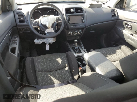2024 Mitsubishi Outlander S z VIN JA4ARUAU6RU023852, wystawiony jako Copart lot #42507375 z przebiegiem 206 mil mil oraz Nie do naprawy • Non repairable. Historia ofert i sprzedaży dostępna na DreamBid. Obrazek 8.