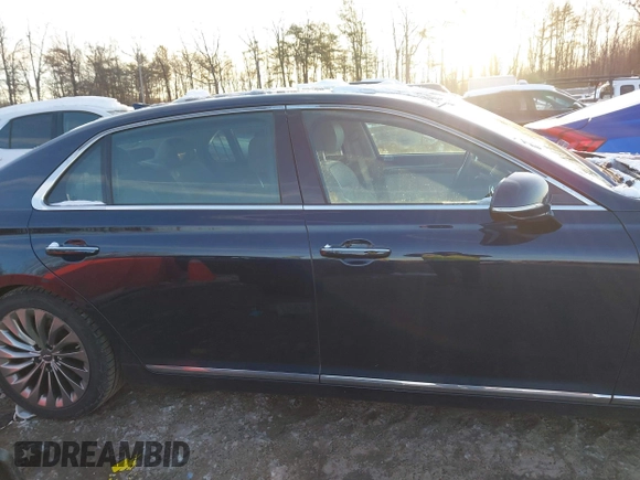 2018 Genesis G90 3.3T Premium with VIN KMHG34JA5JU043341, listed as a IAAI auction lot 41272841 with 33,527 mi miles. Bid and sale history available at carsss.com. Image 13.