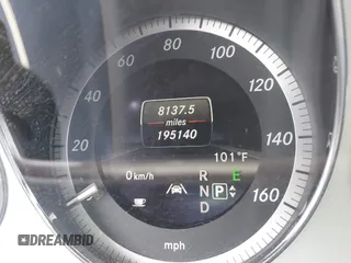 2013 Mercedes-Benz E 350 Luxury z VIN WDDHF5KB8DA727907, wystawiony jako IAAI lot #42476164 z przebiegiem 195 140 mil mil oraz . Historia ofert i sprzedaży dostępna na DreamBid. Obrazek 15.