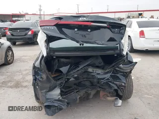2020 Kia Forte LXS z VIN 3KPF24AD6LE257852, wystawiony jako IAAI lot #42361136 z przebiegiem 59 107 mil mil oraz . Historia ofert i sprzedaży dostępna na DreamBid. Obrazek 16.