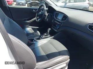2019 Hyundai Ioniq Limited z VIN KMHC05LC0KU121182, wystawiony jako IAAI lot #41799177 z przebiegiem 51 945 mil mil oraz . Historia ofert i sprzedaży dostępna na DreamBid. Obrazek 5.