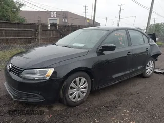 2014 Volkswagen Jetta S with VIN 3VW2K7AJ7EM435702, listed as a IAAI auction lot 42434400 with 117,953 mi miles and . Bid and sale history available at DreamBid. Image 17.